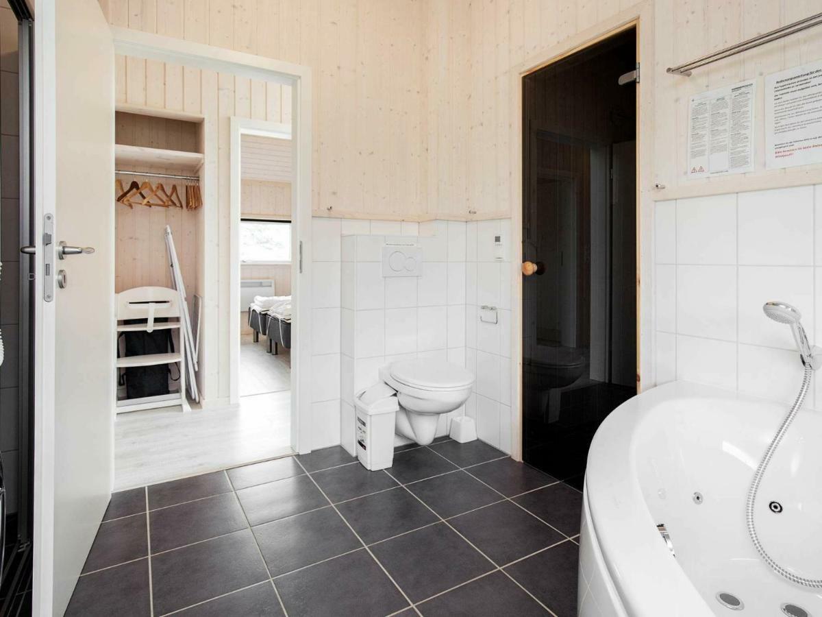 8 Person Holiday Home In Gro Enbrode Großenbrode Zewnętrze zdjęcie